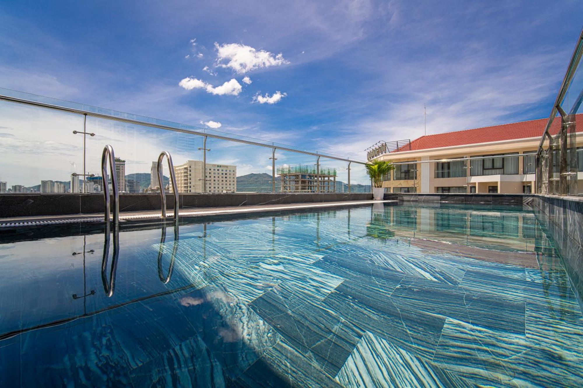 Sea Wind Hotel By Thg Đà Nẵng Exterior foto